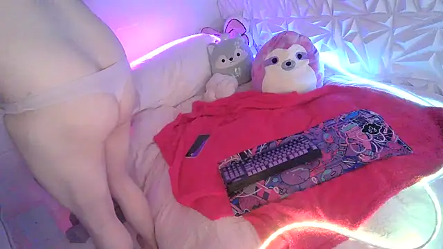 Snapshot of Moongirl117 chatting on March 2026 02:17:01 PM Moongirl117 online show from March 2026 02:17:01 PM