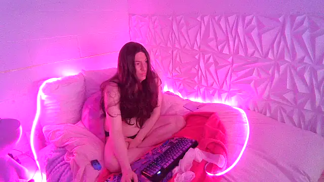 Snapshot of Moongirl117 chatting on February 2026 02:11:01 AM Moongirl117 online show from February 2026 02:11:01 AM