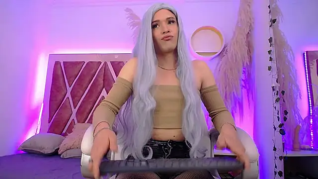 Evelyn Thomas online show from February 2026 07:57:02 PM