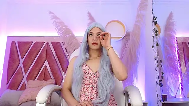 Evelyn Thomas online show from February 2026 07:35:02 PM