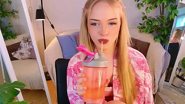 Dear Tessa online show from March 2026 01:39:01 PM