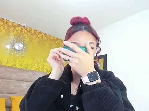 Snapshot of violeethh__ chatting on February 2026 12:27:01 PM violeethh online show from February 2026 12:27:01 PM