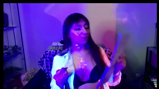 Birdie Kiss online show from April 2026 07:21:02 PM