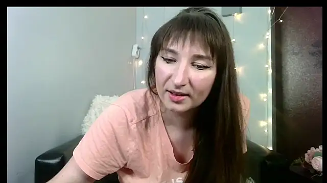 Birdie Kiss online show from April 2026 08:48:01 PM