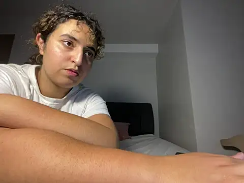 yassiestar online show from April 2026 05:39:01 PM