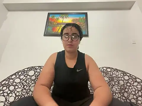 yassiestar online show from April 2026 05:42:01 PM