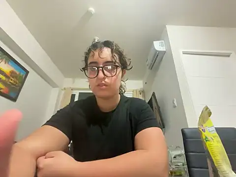 yassiestar online show from March 2026 04:44:01 PM