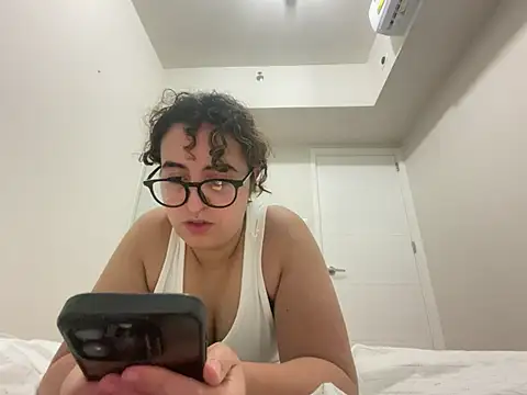 yassiestar online show from March 2026 06:28:02 PM