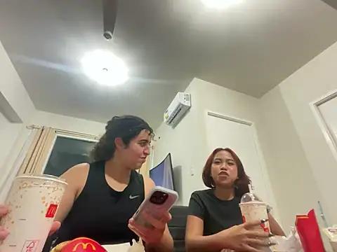 yassiestar online show from April 2026 03:49:02 PM