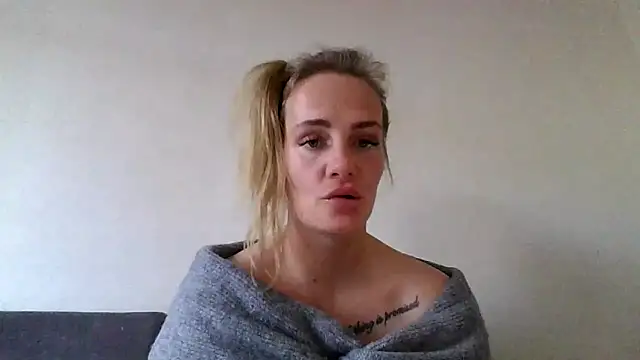 Lisanne30 online show from February 2026 02:39:01 PM