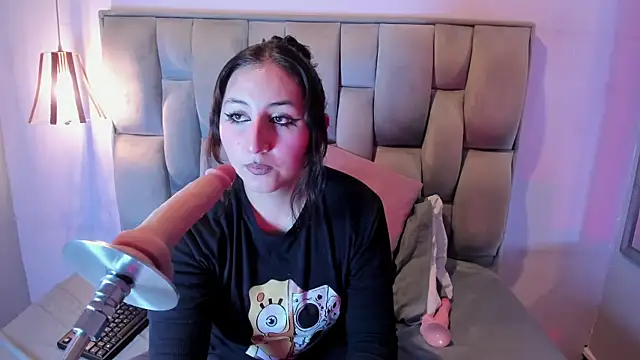 Maddie-LesYoux online show from May 2026 12:44:01 PM