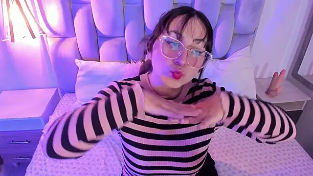 Maddie-LesYoux online show from March 2026 12:07:02 PM