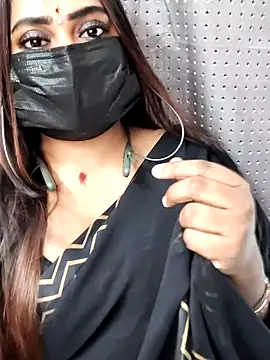 Cutie Nila online show from March 2026 06:13:01 AM