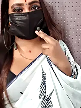 Cutie Nila online show from April 2026 05:10:01 AM