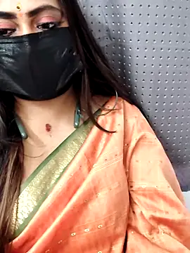 Cutie Nila online show from April 2026 05:09:01 AM