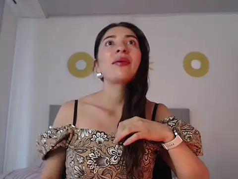 Julietaamado online show from April 2026 05:25:02 PM