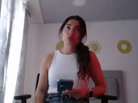 Snapshot of Julietaamado chatting on May 2026 03:21:01 PM Julietaamado online show from May 2026 03:21:01 PM