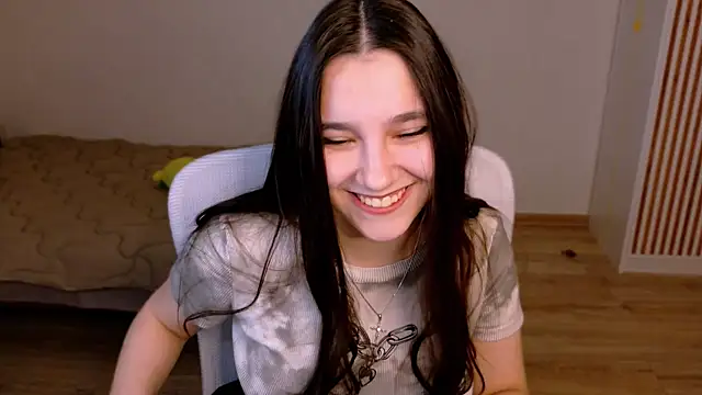 Ari Grend online show from April 2026 07:37:01 PM