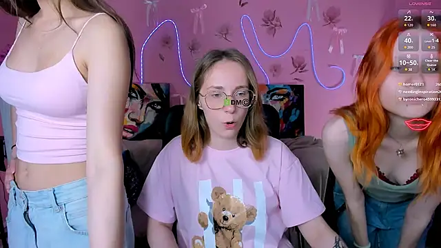 cassandra nik online show from May 2026 10:36:01 AM