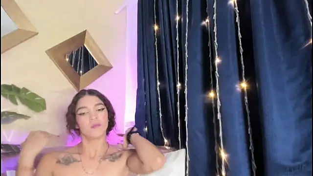 Snapshot of evelyn__rose1 chatting on June 2026 03:44:01 AM evelyn rose1 online show from June 2026 03:44:01 AM