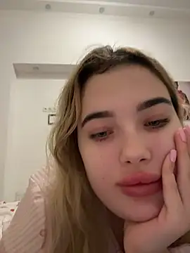 Snapshot of TiffanyCouture chatting on March 2026 05:24:02 PM TiffanyCouture online show from March 2026 05:24:02 PM