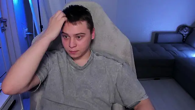 Snapshot of max_sm1th chatting on February 2026 11:37:02 PM max sm1th online show from February 2026 11:37:02 PM