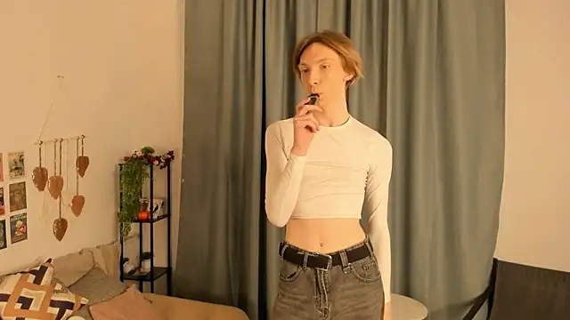 Snapshot of SilverFeral chatting on February 2026 05:40:02 AM SilverFeral online show from February 2026 05:40:02 AM