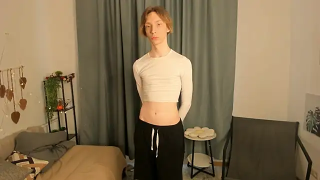 Snapshot of SilverFeral chatting on March 2026 05:52:01 AM SilverFeral online show from March 2026 05:52:01 AM