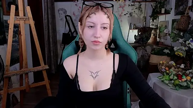 EffieMeowley online show from March 2026 04:54:02 AM