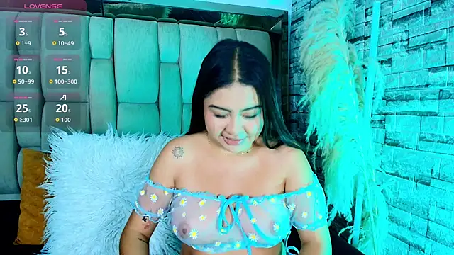 Ariia Monroee online show from June 2026 02:06:02 AM