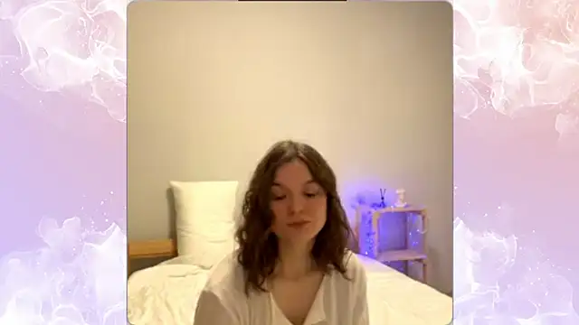 AliveCute online show from April 2026 06:01:02 PM