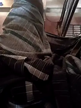 sathish2895 online show from April 2026 11:37:02 AM