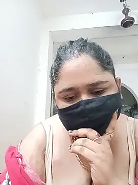 Snapshot of diyadey chatting on May 2026 11:04:02 PM diyadey online show from May 2026 11:04:02 PM
