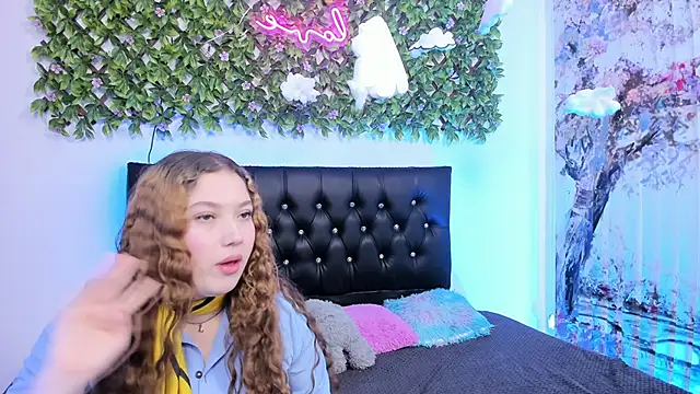 valeria and zoe online show from April 2026 02:33:01 PM