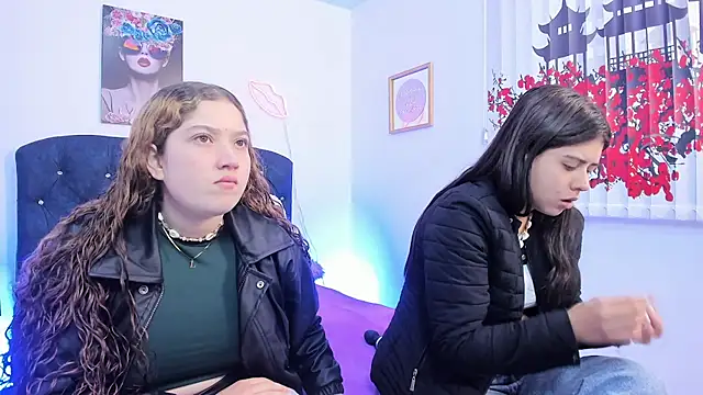 valeria and zoe online show from April 2026 01:34:02 PM