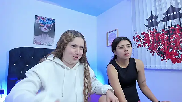 valeria and zoe online show from March 2026 01:47:01 PM