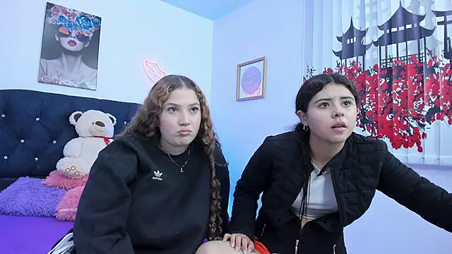 valeria and zoe online show from March 2026 02:24:01 PM