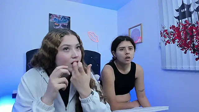 valeria and zoe online show from March 2026 01:46:02 PM