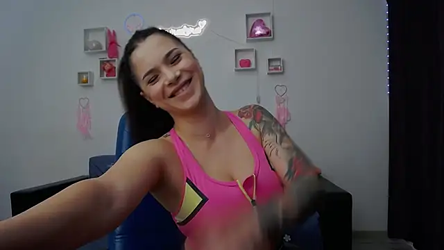Snapshot of LauraLora3 chatting on April 2026 09:11:01 AM LauraLora3 online show from April 2026 09:11:01 AM