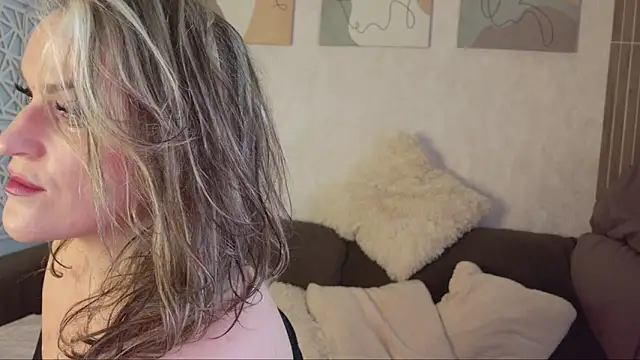 AnyutaSweety online show from April 2026 03:52:01 PM
