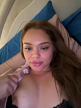 Snapshot of Kitty2490 chatting on March 2026 08:05:01 PM Kitty2490 online show from March 2026 08:05:01 PM