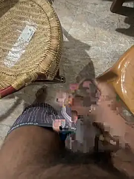 Snapshot of dvnd97 chatting on April 2026 05:52:01 PM dvnd97 online show from April 2026 05:52:01 PM