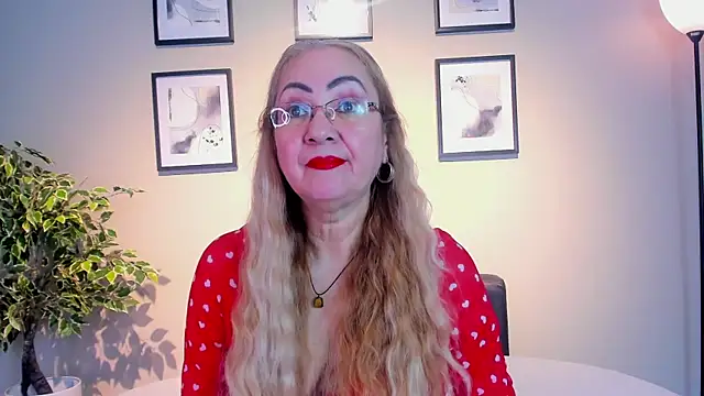 Victoria Firee online show from May 2026 08:17:02 PM
