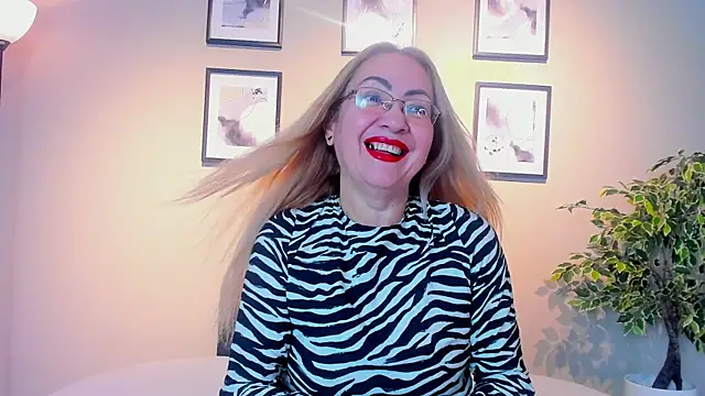 Victoria Firee online show from May 2026 07:46:01 PM