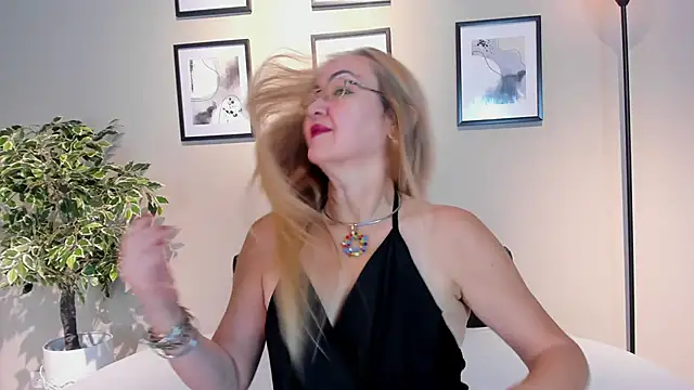 Victoria Firee online show from February 2026 12:16:01 PM