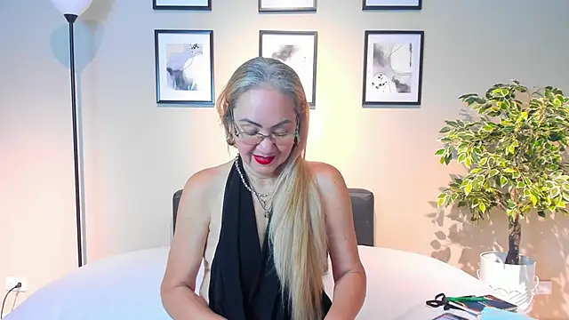 Victoria Firee online show from April 2026 12:07:02 PM