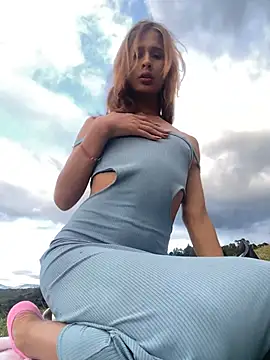 Angela Garciaa online show from July 2026 10:32:01 PM