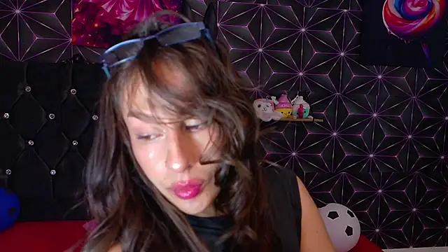 Snapshot of Miis_Beella chatting on July 2026 12:48:02 PM Miis Beella online show from July 2026 12:48:02 PM