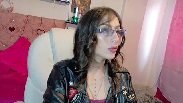 Miis Beella online show from April 2026 07:48:01 PM