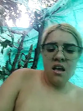 single kitten online show from April 2026 07:58:02 PM